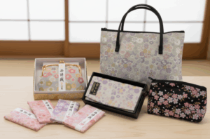京都の伝統織物、西陣織で作られた商品